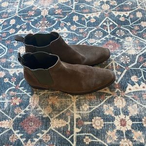 Donald J Pliner boots